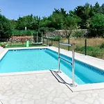 Poolside Paradise アパート Srijane