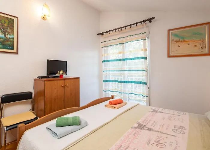 Poolside Paradise Srijane