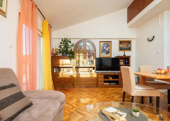 Apartament Poolside Paradise Srijane