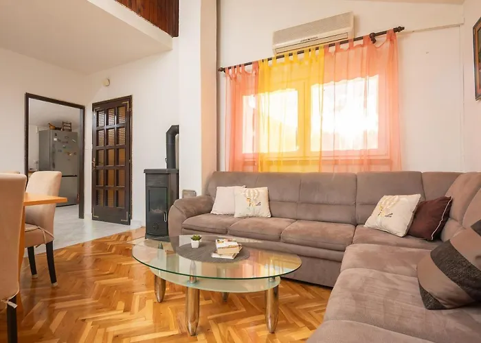 Apartament Poolside Paradise Srijane