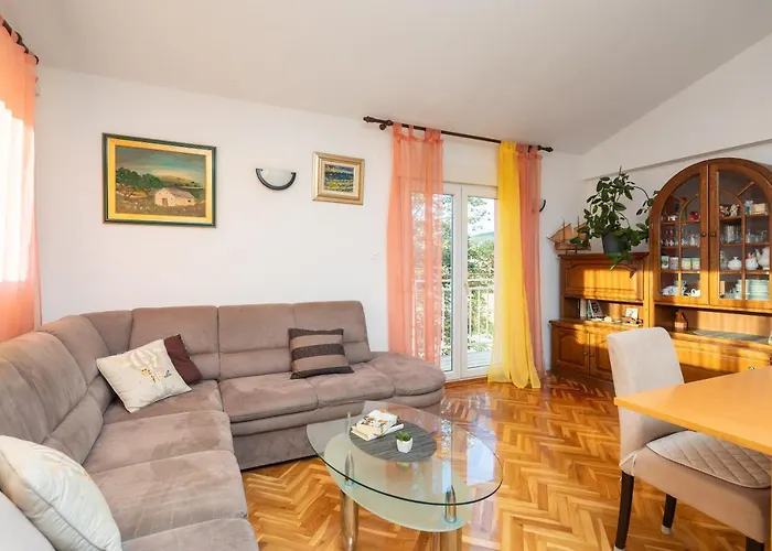 Apartament Poolside Paradise Srijane