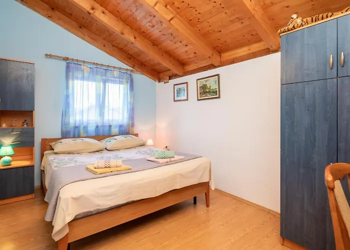 Poolside Paradise Apartament *