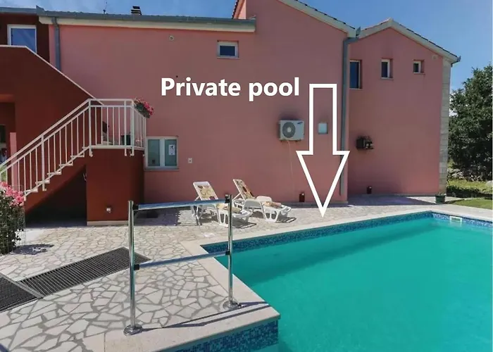 Apartament Poolside Paradise Srijane