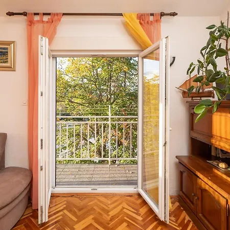 Poolside Paradise * Srijane