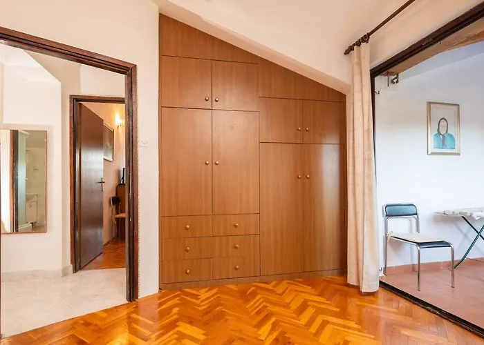 Apartmán Poolside Paradise Srijane