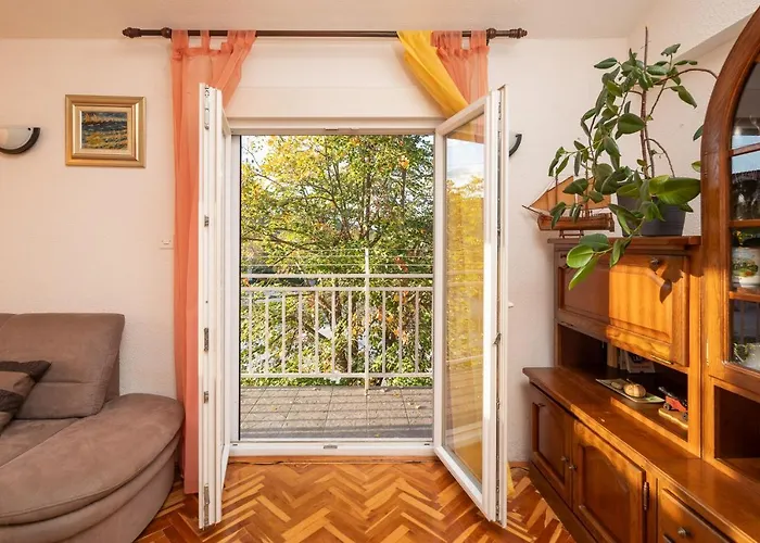 Poolside Paradise * Srijane