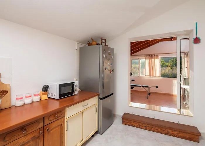 Poolside Paradise * Srijane