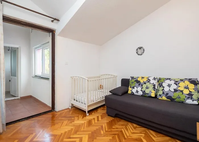 Poolside Paradise Apartmán Srijane