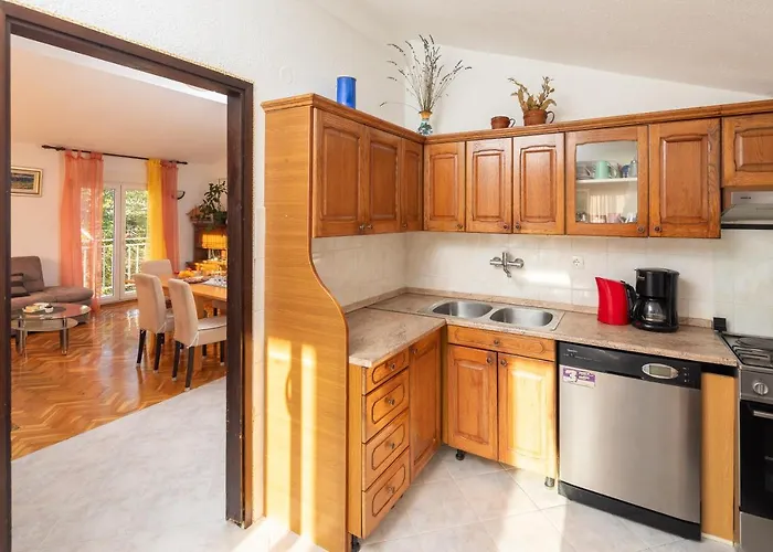 Poolside Paradise Srijane