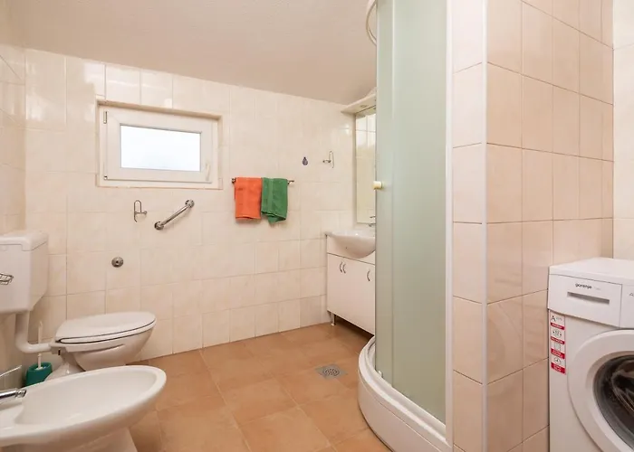 Poolside Paradise Apartmán *