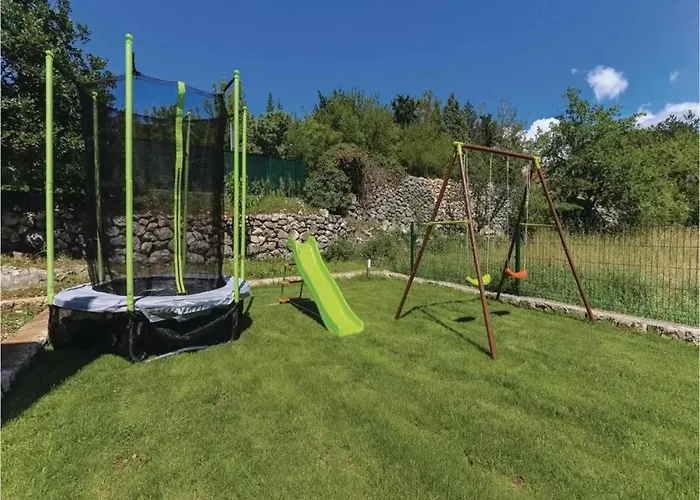 Poolside Paradise Daire *